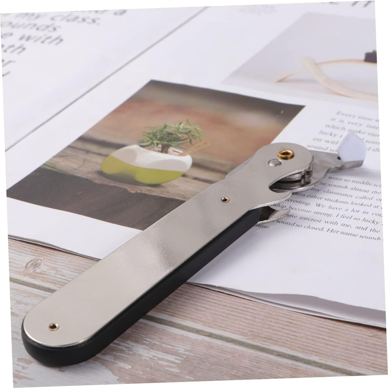 KICHOUSE Electric Can Opener with Grip Comfort