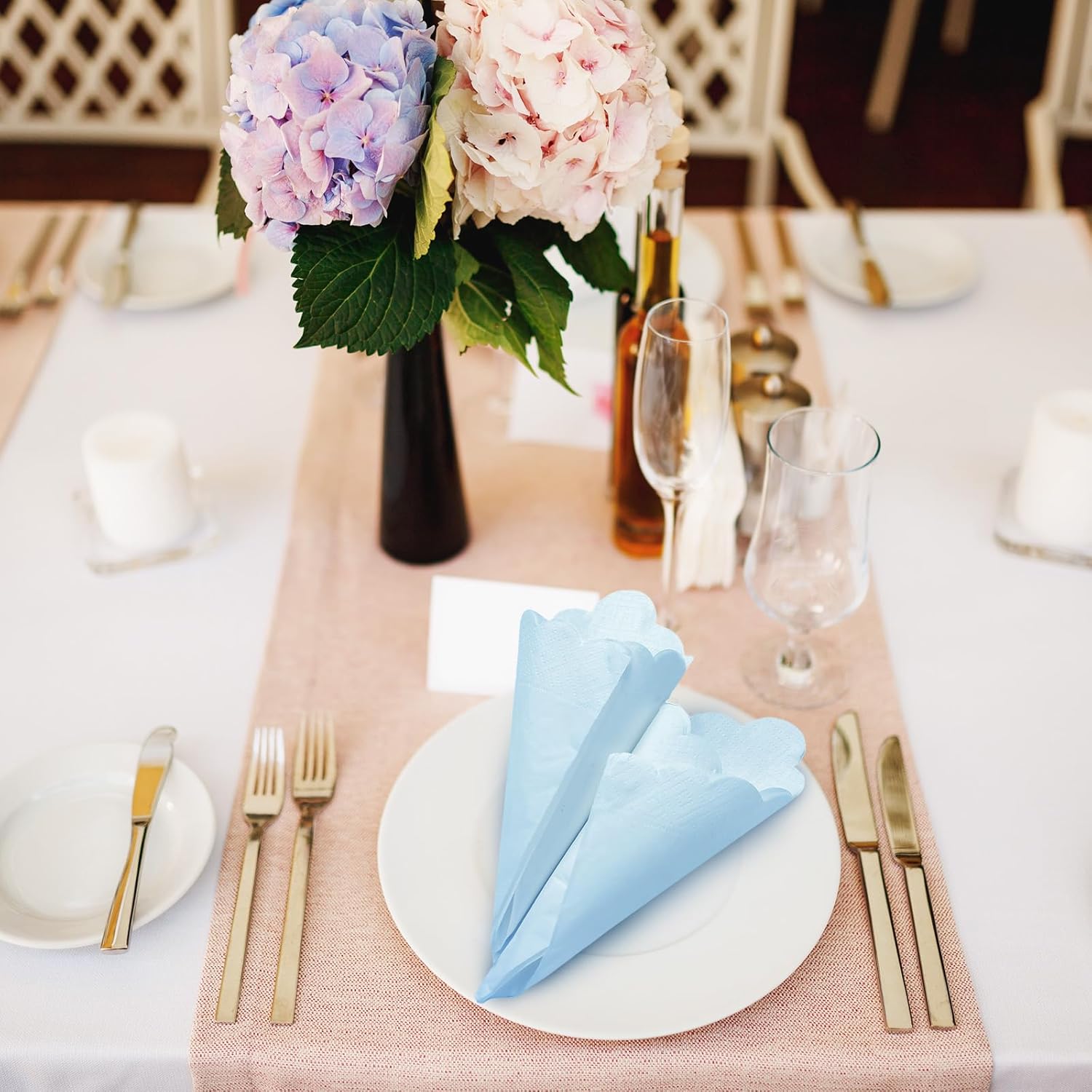 Fuutreo 100 Pcs Light Blue Cocktail Napkins