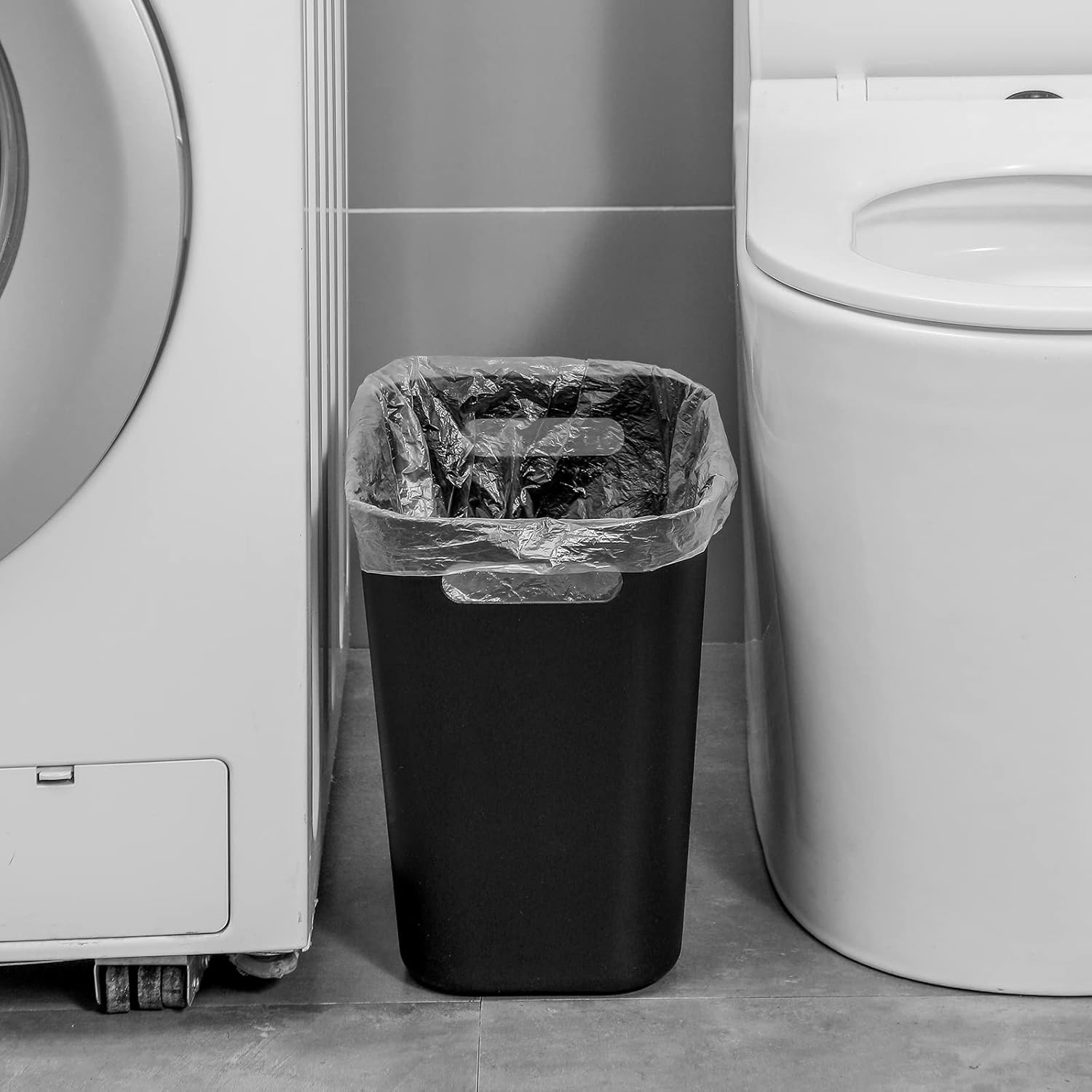 UUJOLY Plastic Trash Can 35 Gallon Black