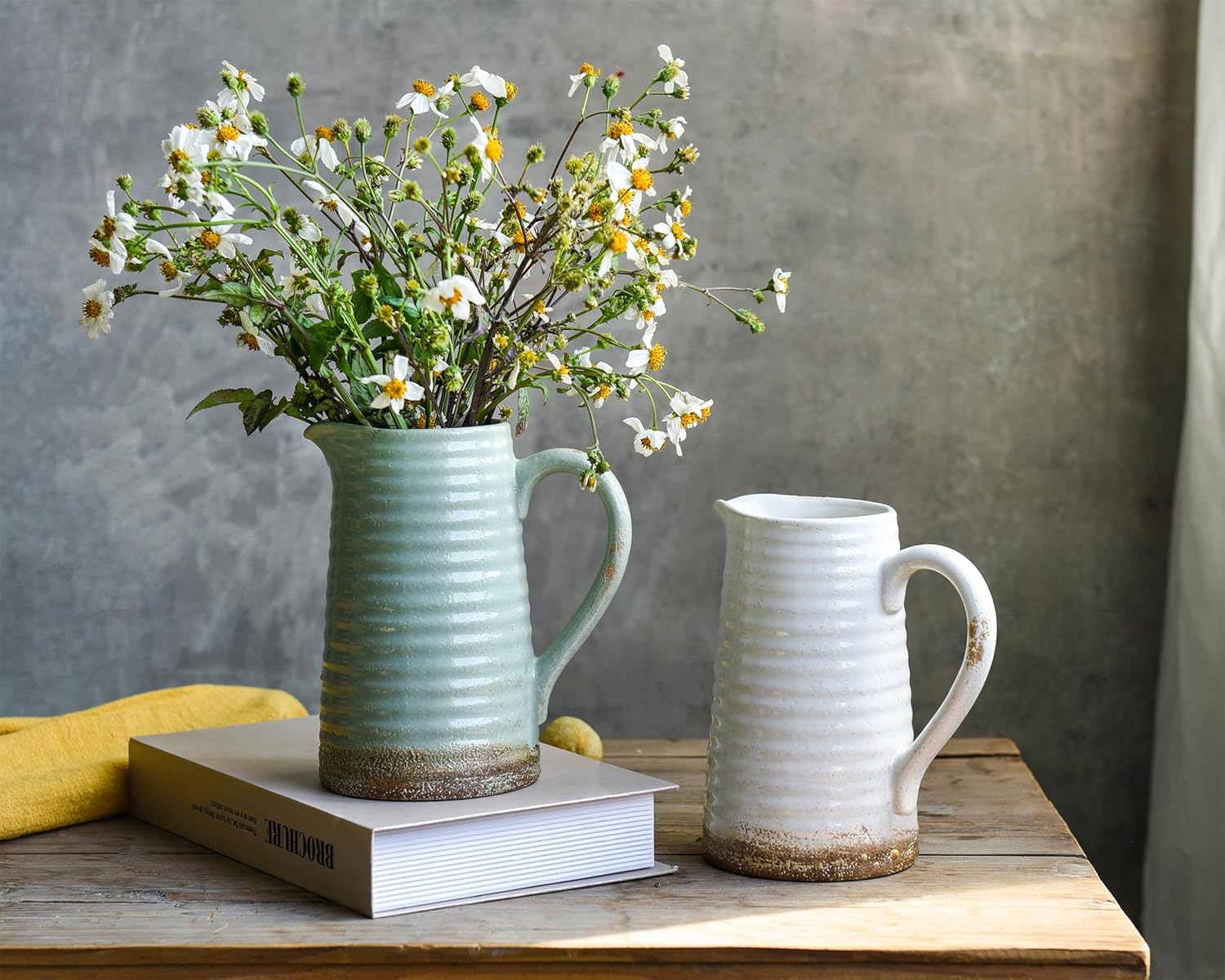 Quoowiit Rustic Ceramic Vase with Handle Green