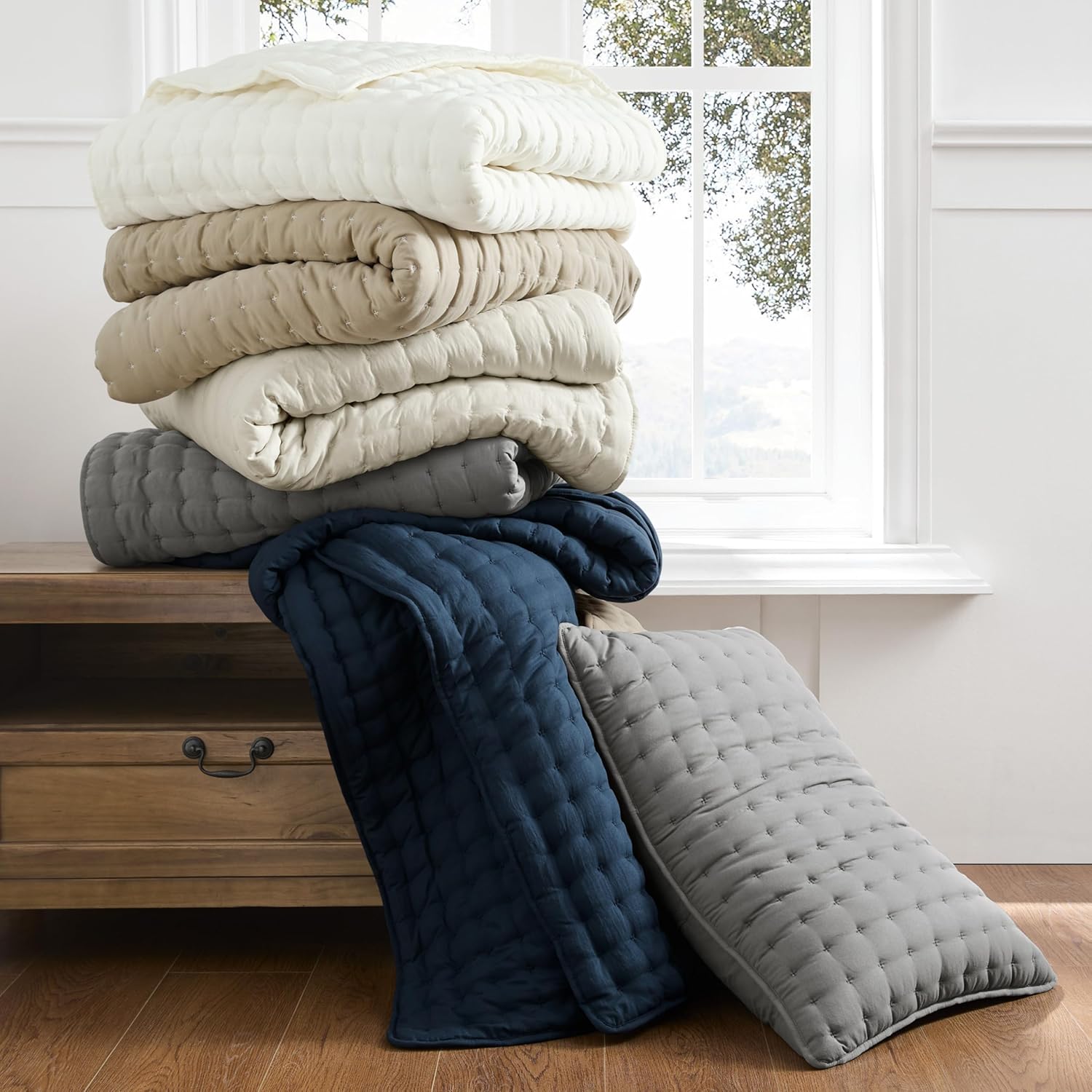 WDCOZY White King Size Quilt Set with Pillow Shams