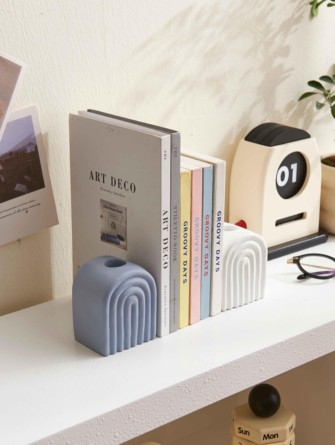 Modern Rainbow Arch Bookend and Vase Set of 2 in Sand